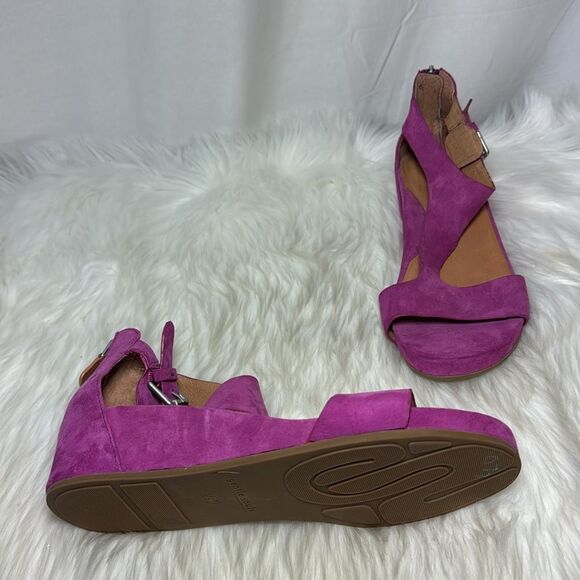 Gentle Souls Wedge Leather Upper Sandals for Women for sale  Gentle Souls‎ Gisele Magenta Suede Wedge T-Strap Shoes Sz 8.5